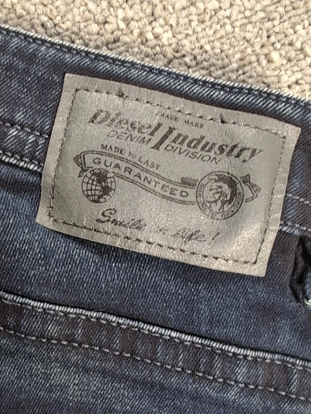 Diesel Thavar Jeans Slim Skinny Stretch Denim Size 36x28 in Dark Blue Wash